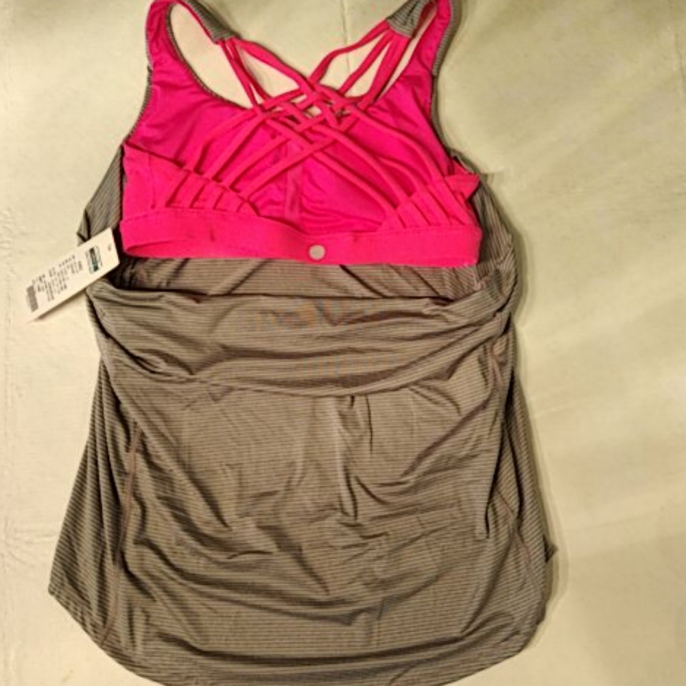 Queenie ke yoga top